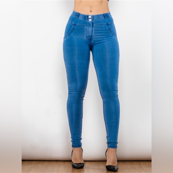 Full Size Buttoned Skinny Jeans - Picture 1 of 5